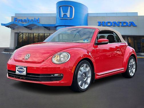 2013 Volkswagen Beetle 2.5L w/Sound/Nav