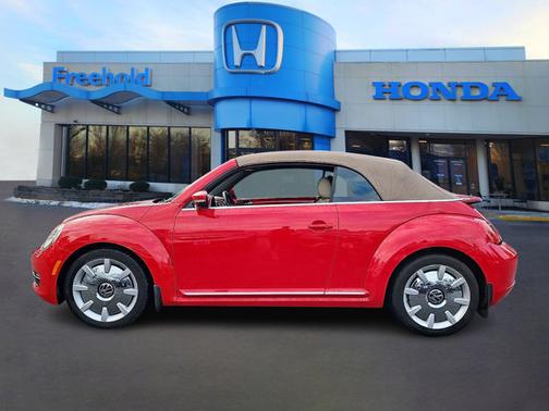 2013 Volkswagen Beetle 2.5L w/Sound/Nav