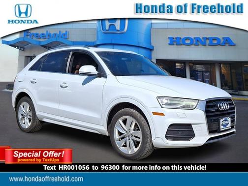 Cortina White B4b4 2017 Audi Q3 2.0T Premium Plus