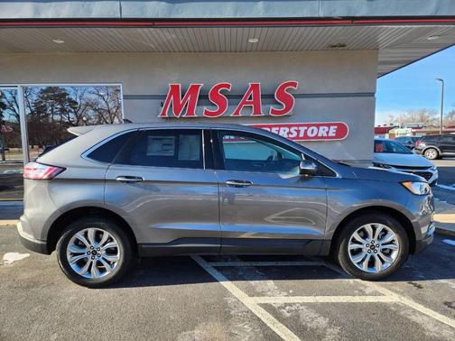 2024 Ford Edge Titanium
