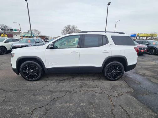 2023 GMC Acadia AWD SLT