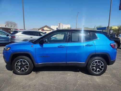 Hydro Blue Pearlcoat 2025 Jeep Compass Trailhawk