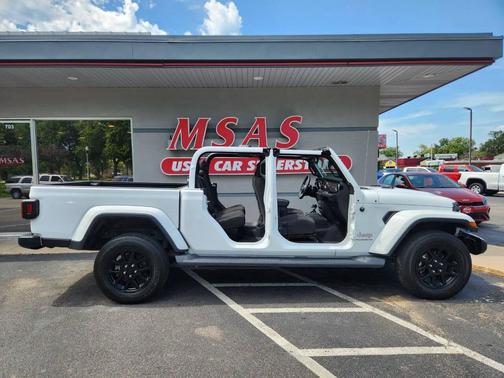 2023 Jeep Gladiator Overland