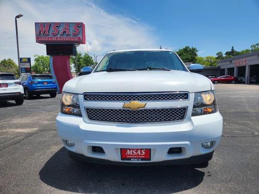 White 2009 Chevrolet Avalanche 1500 LTZ