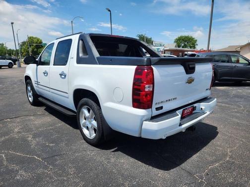White 2009 Chevrolet Avalanche 1500 LTZ