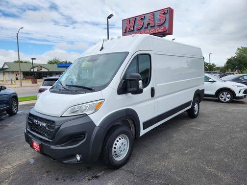 Bright White Clearcoat 2026 RAM ProMaster 2500 Tradesman