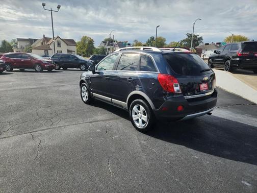 Photo 3 of 12 of 2014 Chevrolet Captiva Sport 2LS