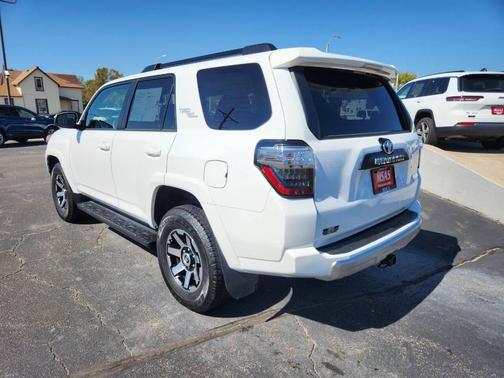 2024 Toyota 4Runner TRD Off Road