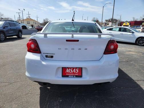 Bright White Clearcoat 2013 Dodge Avenger SE V6