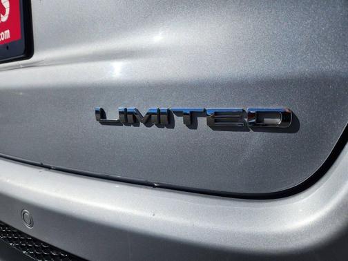 Silver Zynith Metallic Clearcoat 2025 Jeep Compass Limited