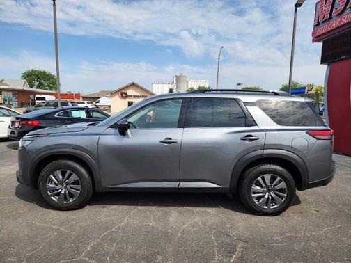 Gun Metallic 2025 Nissan Pathfinder SV 4WD