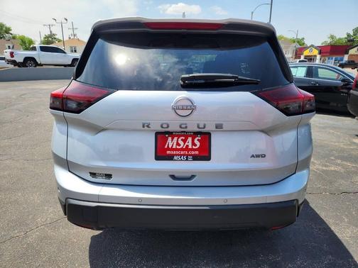 Brilliant Silver Metallic 2025 Nissan Rogue SV