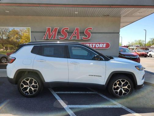 Bright White Clearcoat 2025 Jeep Compass Limited