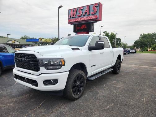 Bright White Clearcoat 2024 RAM 2500 Big Horn Crew Cab 4x4 6'4' Box