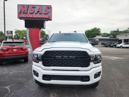 Bright White Clearcoat 2024 RAM 2500 Big Horn Crew Cab 4x4 6'4' Box