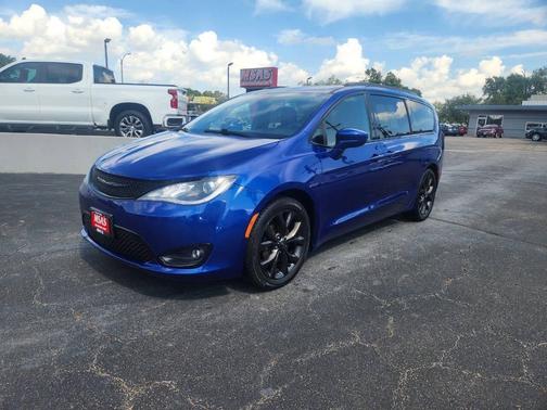 2019 Chrysler Pacifica Touring L