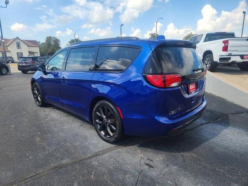 2019 Chrysler Pacifica Touring L