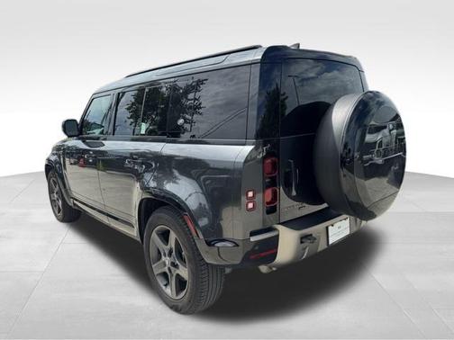 2023 Land Rover Defender 110 X-Dynamic SE