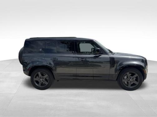 2023 Land Rover Defender 110 X-Dynamic SE