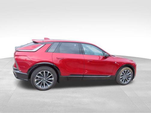 2025 Cadillac LYRIQ Sport