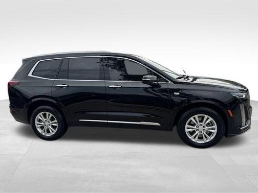 2023 Cadillac XT6 Luxury FWD