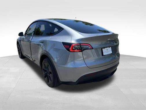 2025 Tesla Model Y Long Range Dual Motor All-Wheel Drive