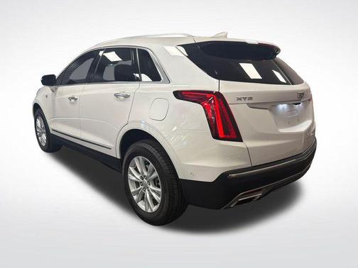 Crystal White Tricoat 2026 Cadillac XT5 Premium Luxury
