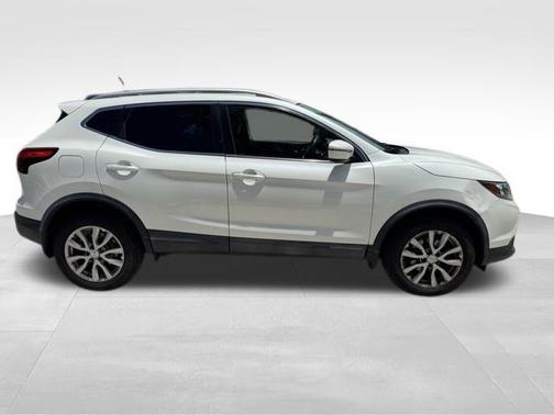 2017 Nissan Rogue Sport SV