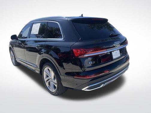 2023 Audi Q7 45 Premium