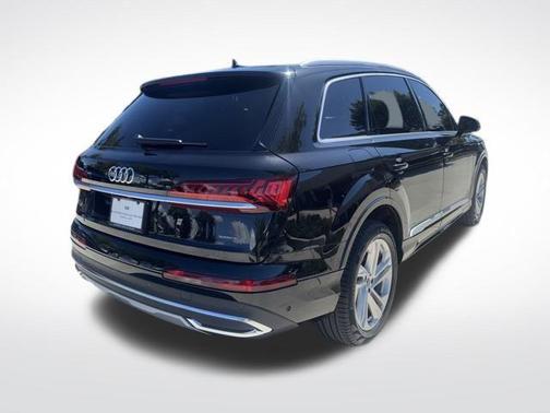 2023 Audi Q7 45 Premium
