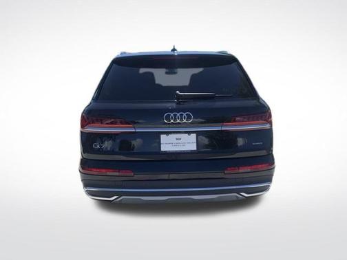 2023 Audi Q7 45 Premium