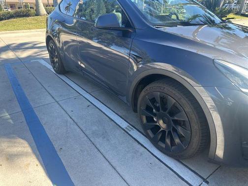 2023 Tesla Model Y Long Range Dual Motor All-Wheel Drive