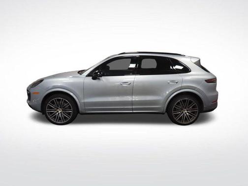 Dolomite Silver Metallic 2022 Porsche Cayenne S