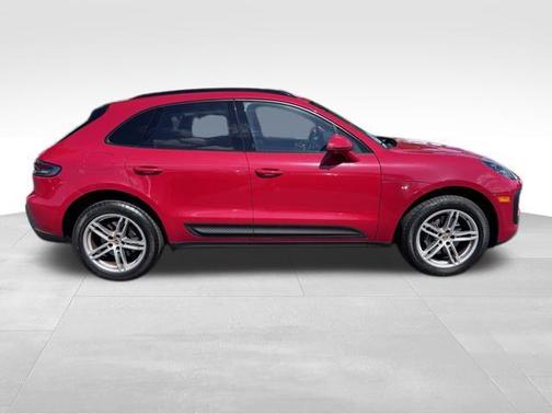 2022 Porsche Macan Base