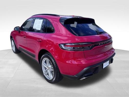 2022 Porsche Macan Base