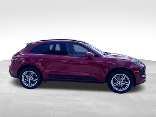 2022 Porsche Macan Base