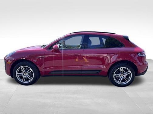 2022 Porsche Macan Base
