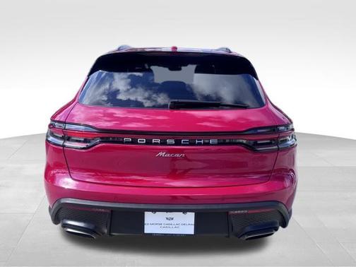 2022 Porsche Macan Base
