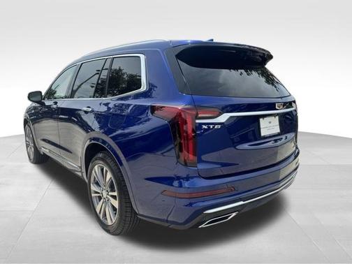 2025 Cadillac XT6 Premium Luxury FWD