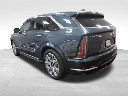 2025 Cadillac Escalade IQ Luxury 2