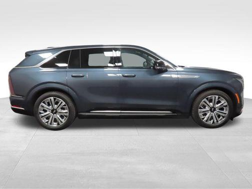 2025 Cadillac Escalade IQ Luxury 2