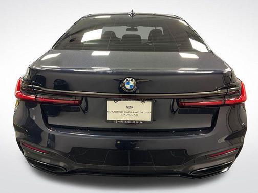 Carbon Black Metallic 2021 BMW 740 740i