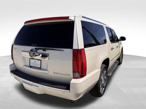 2013 Cadillac Escalade ESV Luxury