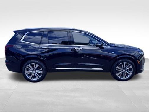 2025 Cadillac XT6 Premium Luxury FWD