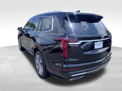 2025 Cadillac XT6 Premium Luxury FWD