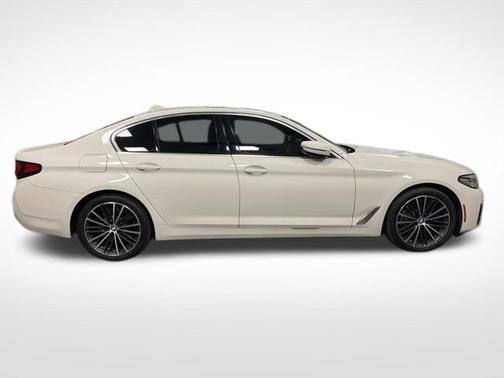 2021 BMW 540 540i