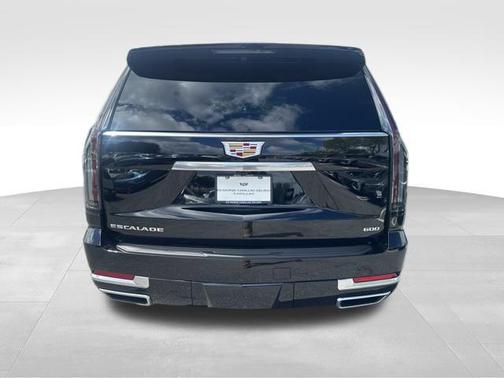 2025 Cadillac Escalade Luxury