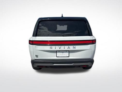2025 Rivian R1S Adventure