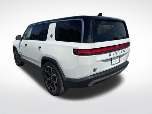 2025 Rivian R1S Adventure