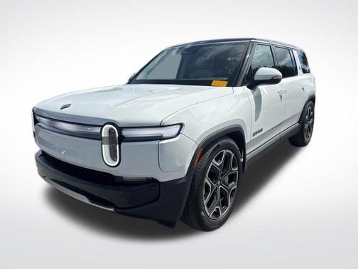 2025 Rivian R1S Adventure